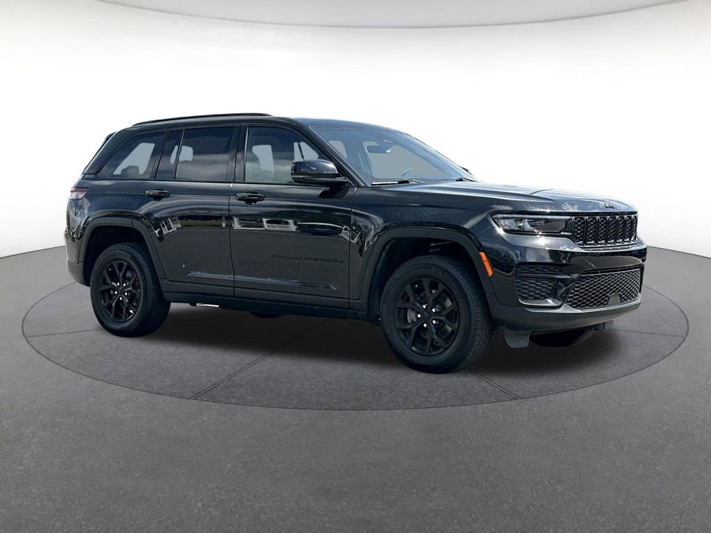 Certified 2025 Jeep Grand Cherokee Altitude image 8