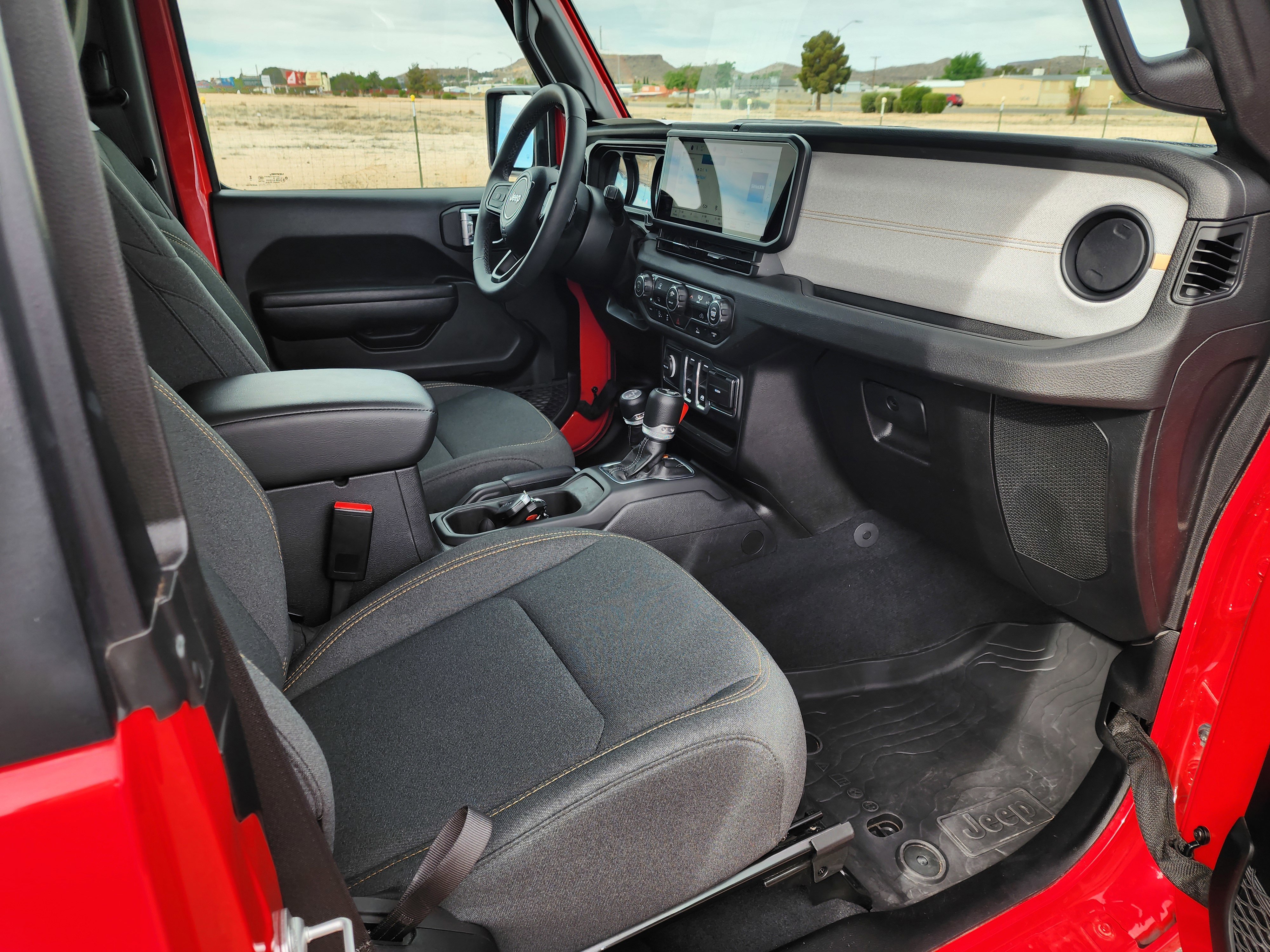 Used 2025 Jeep Wrangler Sport AWD/4WD image 12