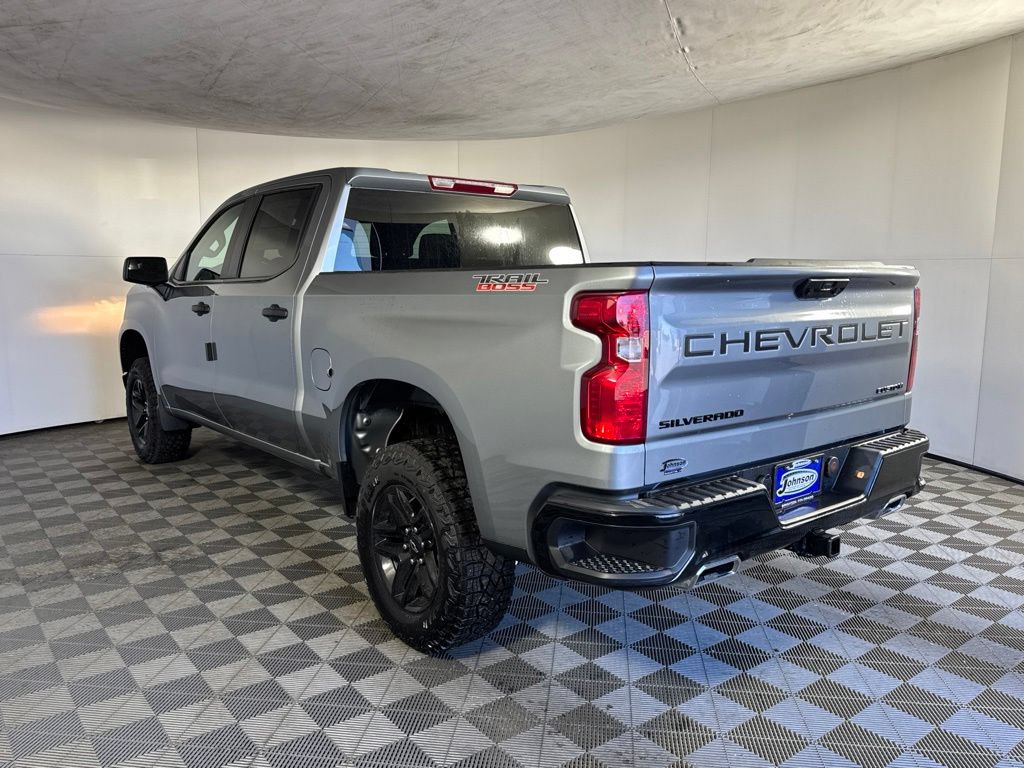 New 2026 Chevrolet Silverado 1500 Custom Trail Boss w/ LPO, Dark Essentials Package AWD/4WD image 9