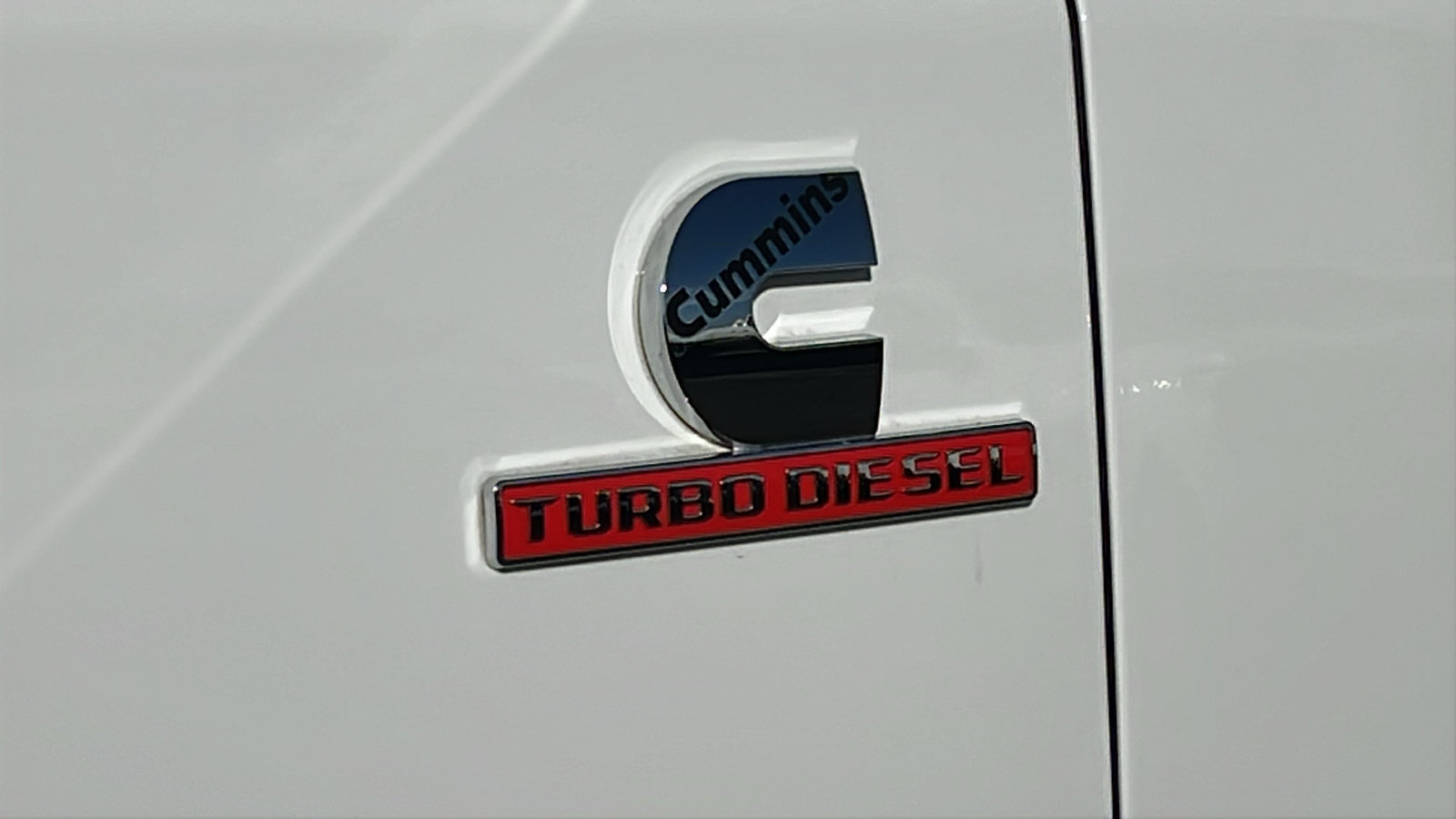 Used 2025 RAM 2500 Laramie AWD/4WD image 11