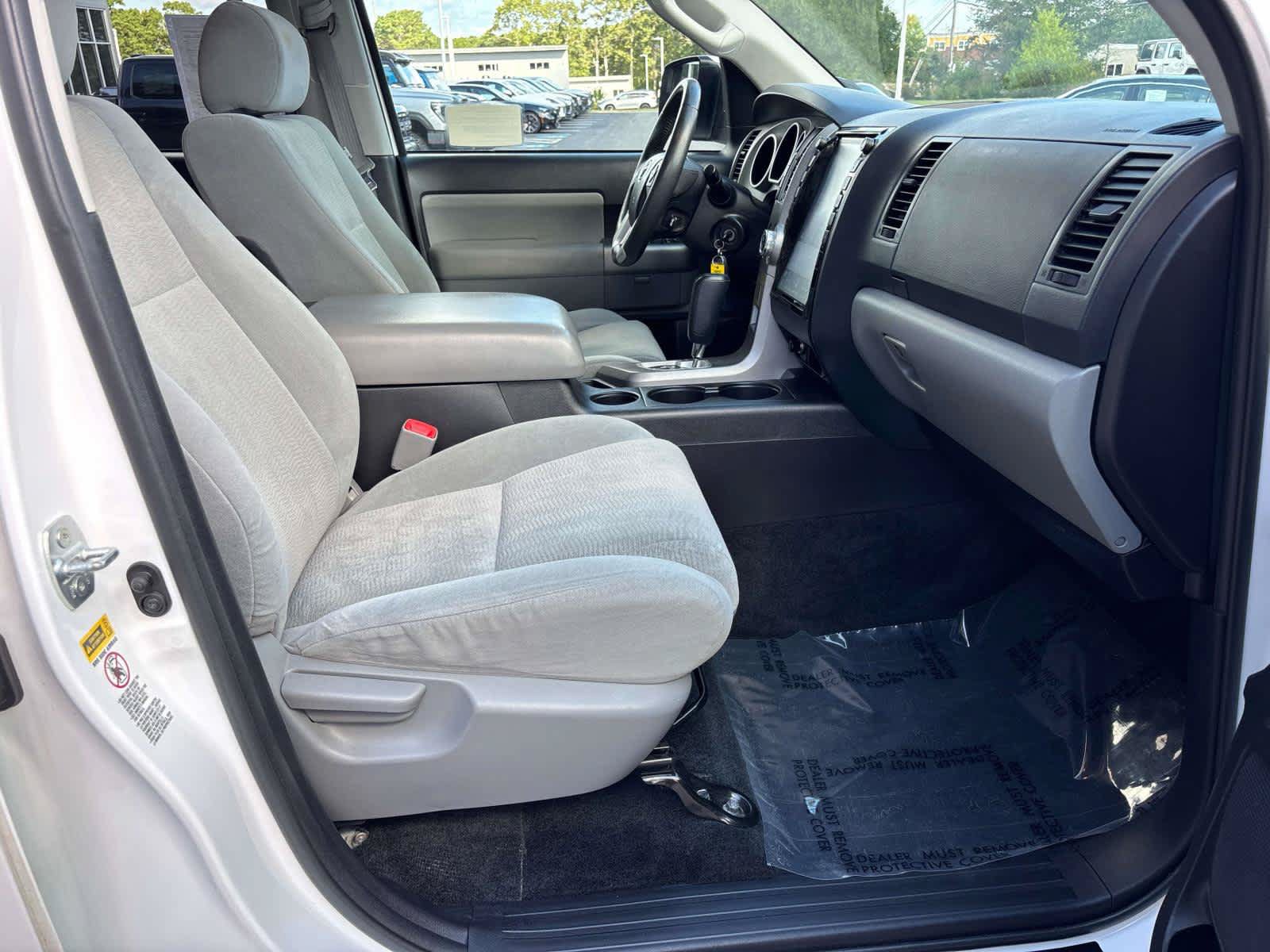 Used 2016 Toyota Sequoia SR5 AWD/4WD image 20