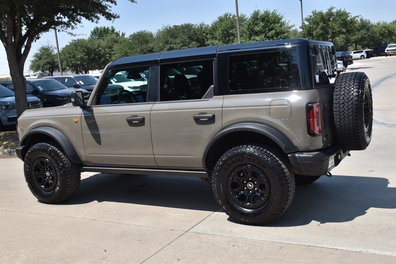 Certified 2025 Ford Bronco Badlands AWD/4WD image 11
