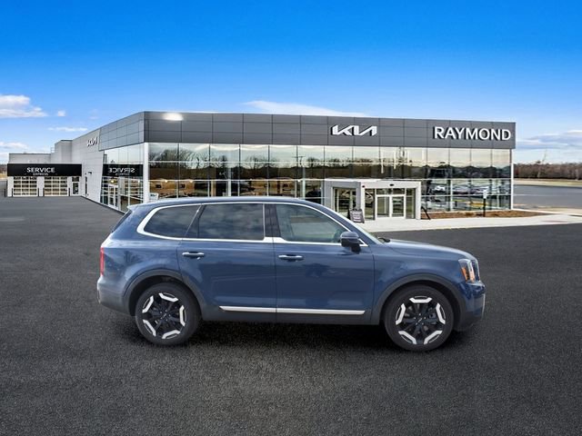 Certified 2024 Kia Telluride S w/ S Sunroof Package AWD/4WD image 2