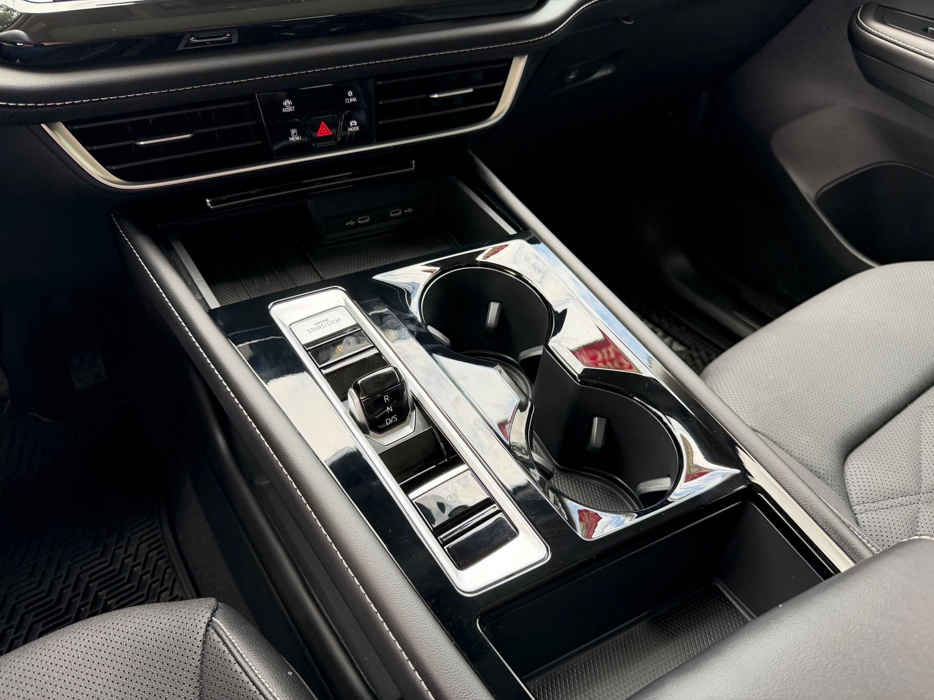 Certified 2026 Volkswagen Atlas SE FWD image 17