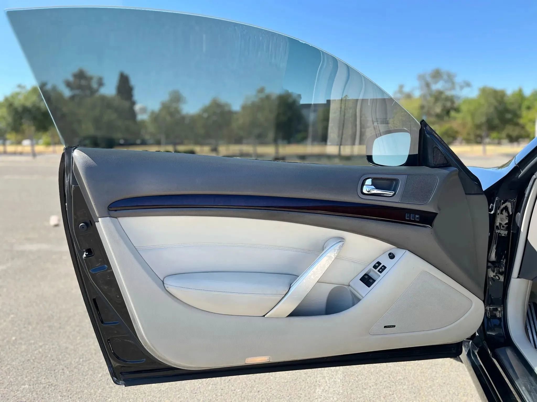 Used 2011 INFINITI G37 Journey w/ Premium Pkg image 10