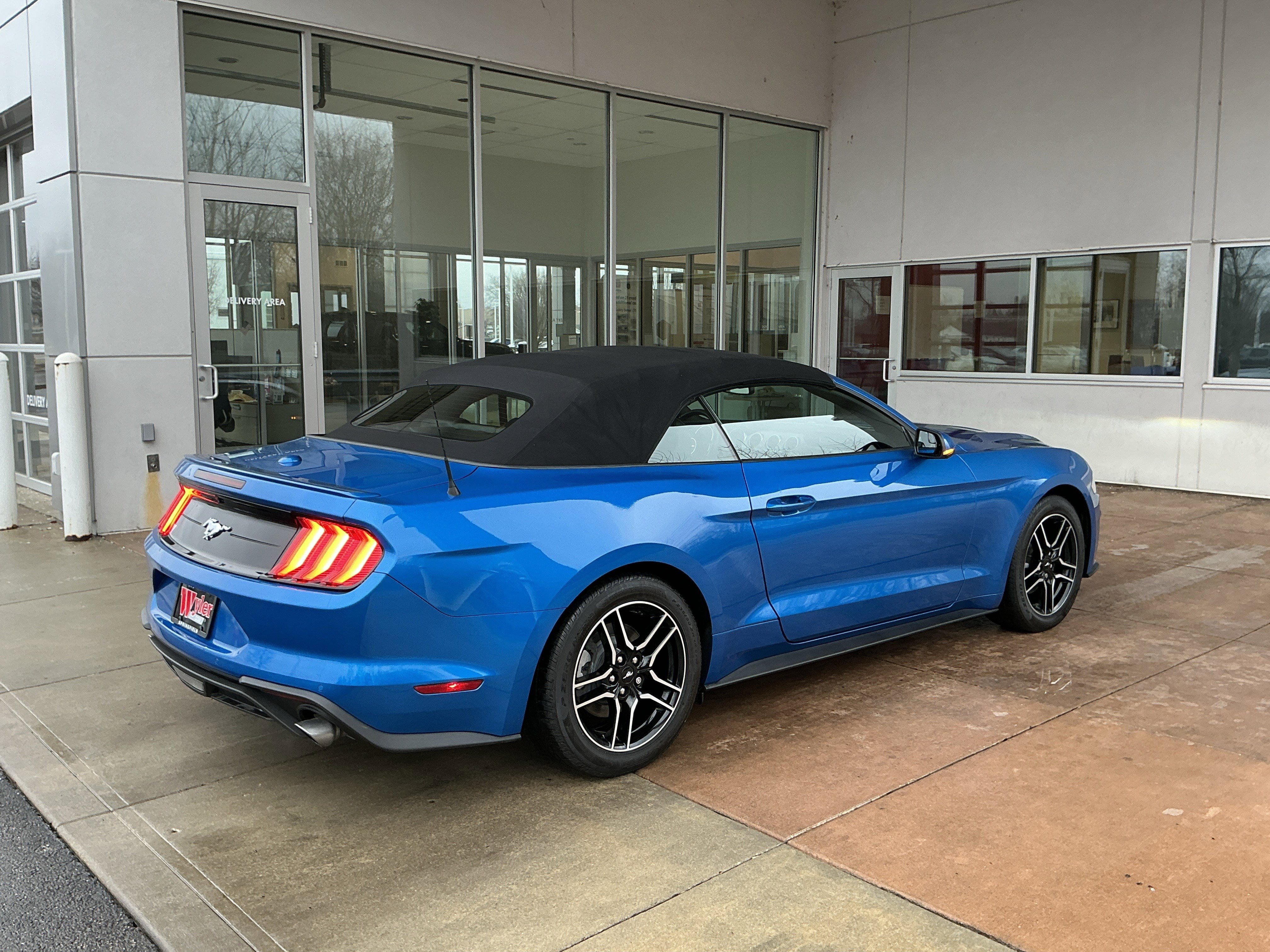 Used 2019 Ford Mustang Premium image 22