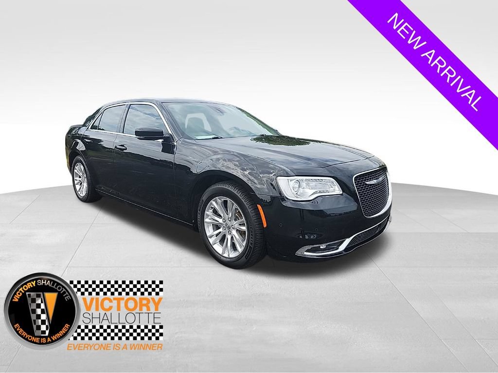 Used 2021 Chrysler 300 Touring L RWD image 1