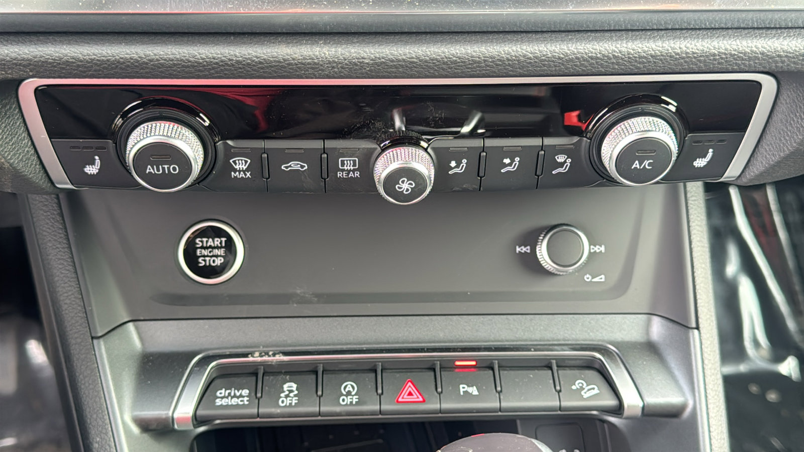 New 2025 Audi Q3 2.0T Premium Plus image 20