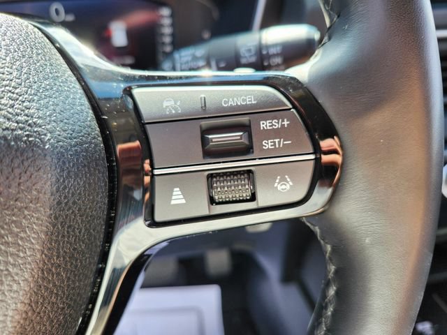 Used 2025 Honda Pilot Elite image 32
