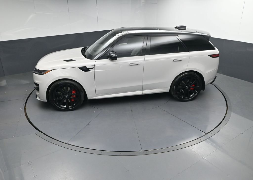 Used 2025 Land Rover Range Rover Sport Dynamic SE image 32