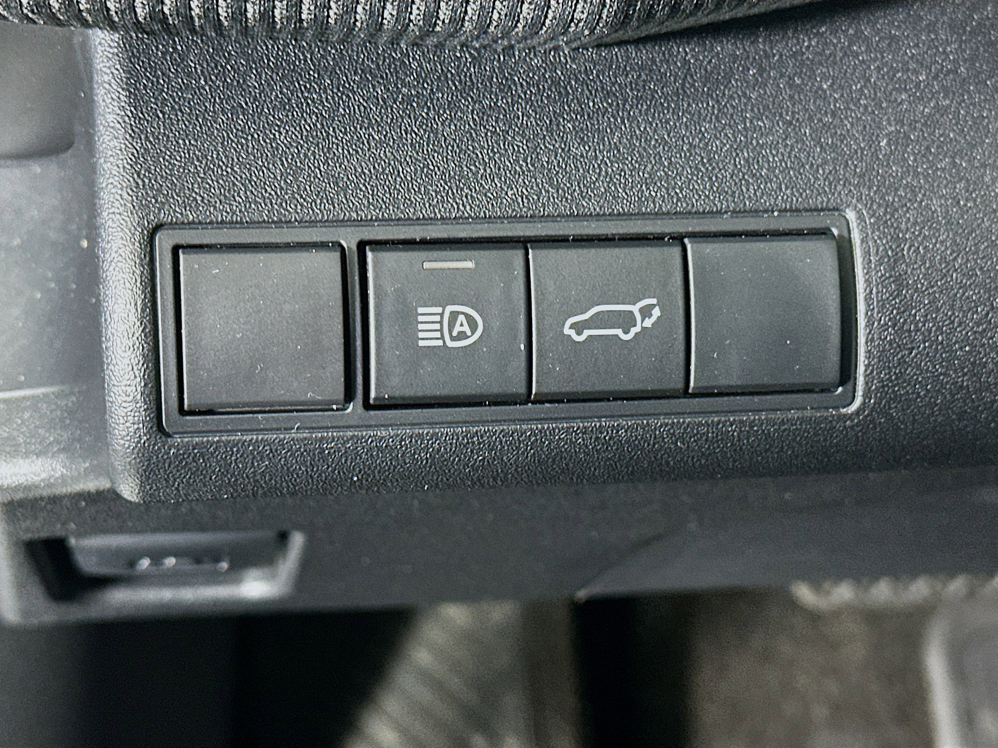 Used 2024 Toyota bZ4X XLE w/ Weather Package image 17