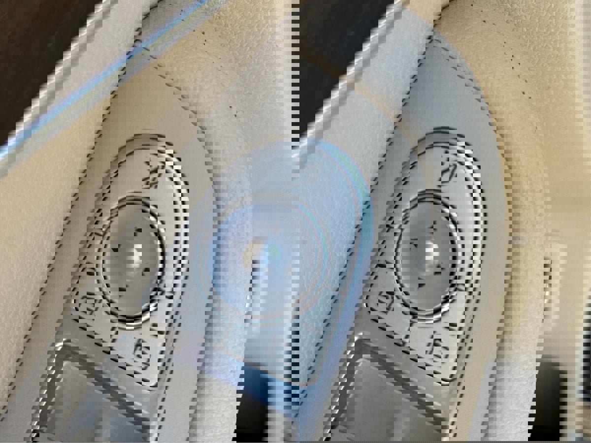 Used 2020 Mercedes-Benz GLC 300 4MATIC w/ Premium Package image 35