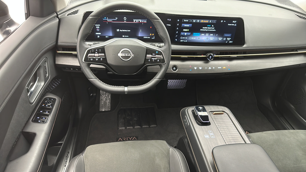 Used 2024 Nissan Ariya AWD image 10
