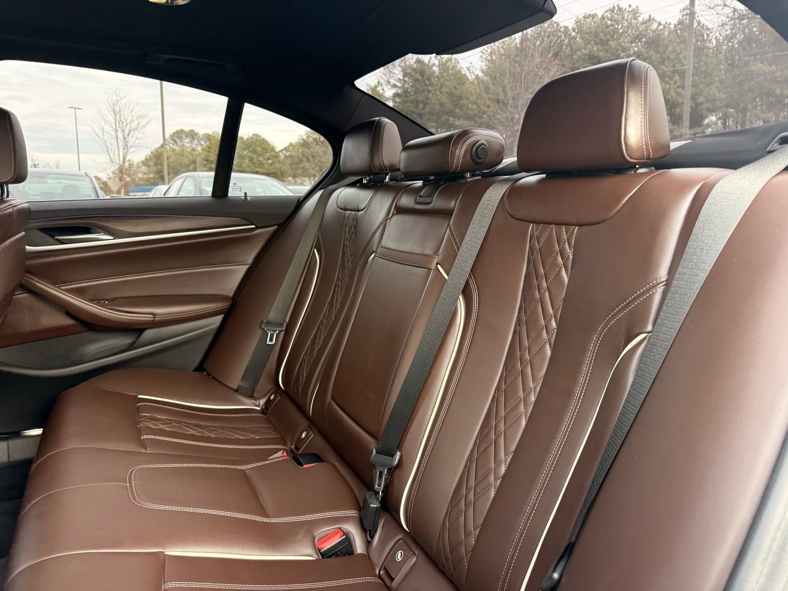 Used 2017 BMW 540i xDrive image 31