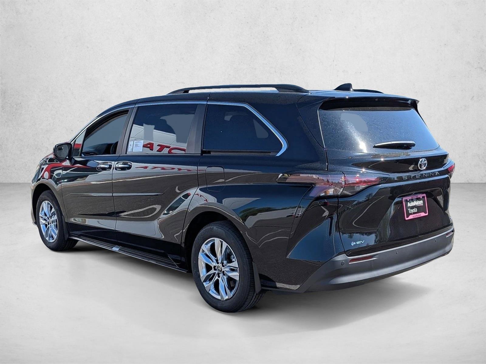 New 2026 Toyota Sienna XLE FWD image 9