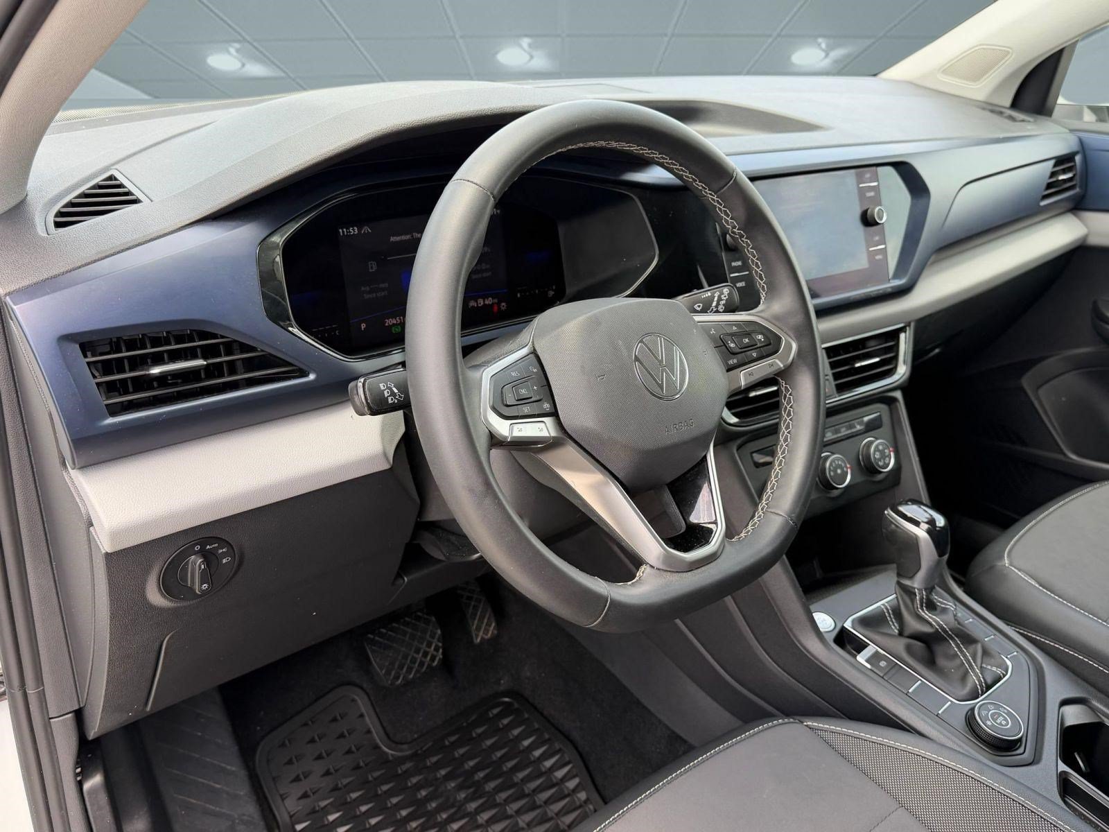 Certified 2022 Volkswagen Taos SE AWD/4WD image 4