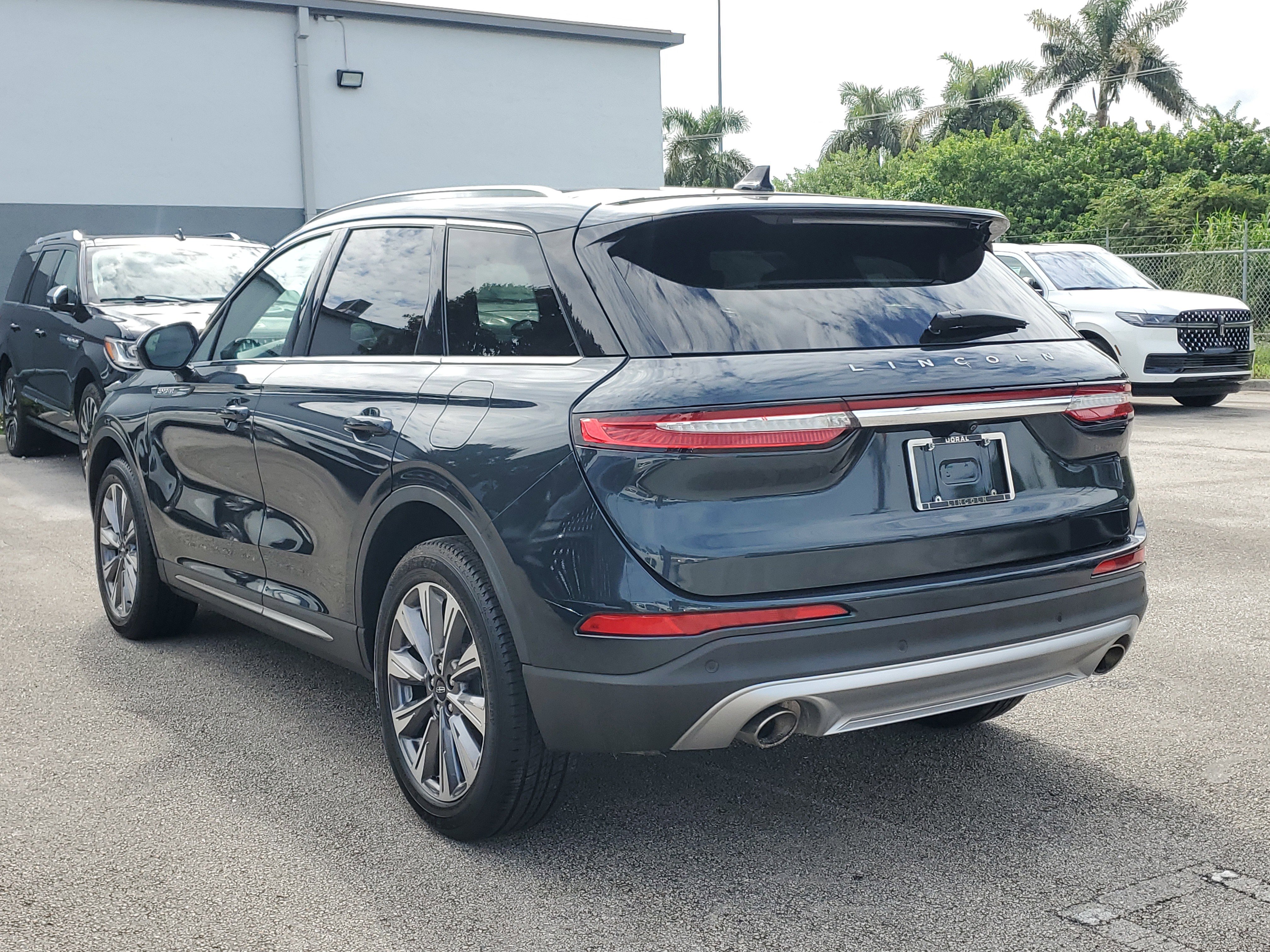 Certified 2022 Lincoln Corsair Reserve image 4