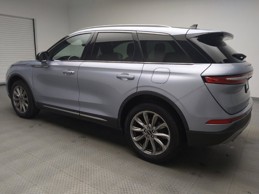 Used 2022 Lincoln Corsair AWD w/ Premium Package image 3