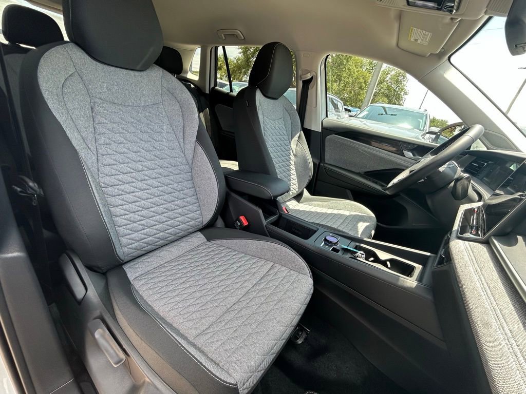 Used 2025 Volkswagen Tiguan S image 29