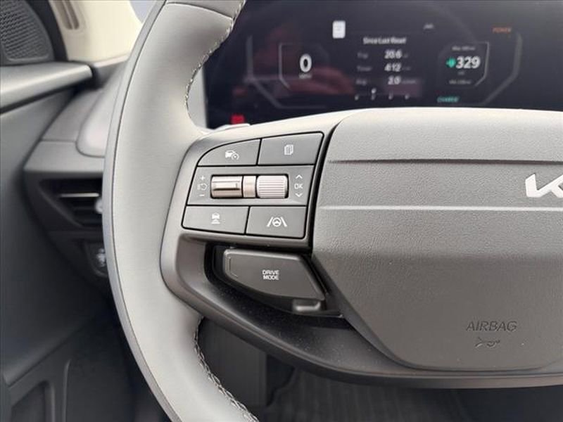 New 2025 Kia EV6 Light w/ Light LR Technology Package RWD image 18