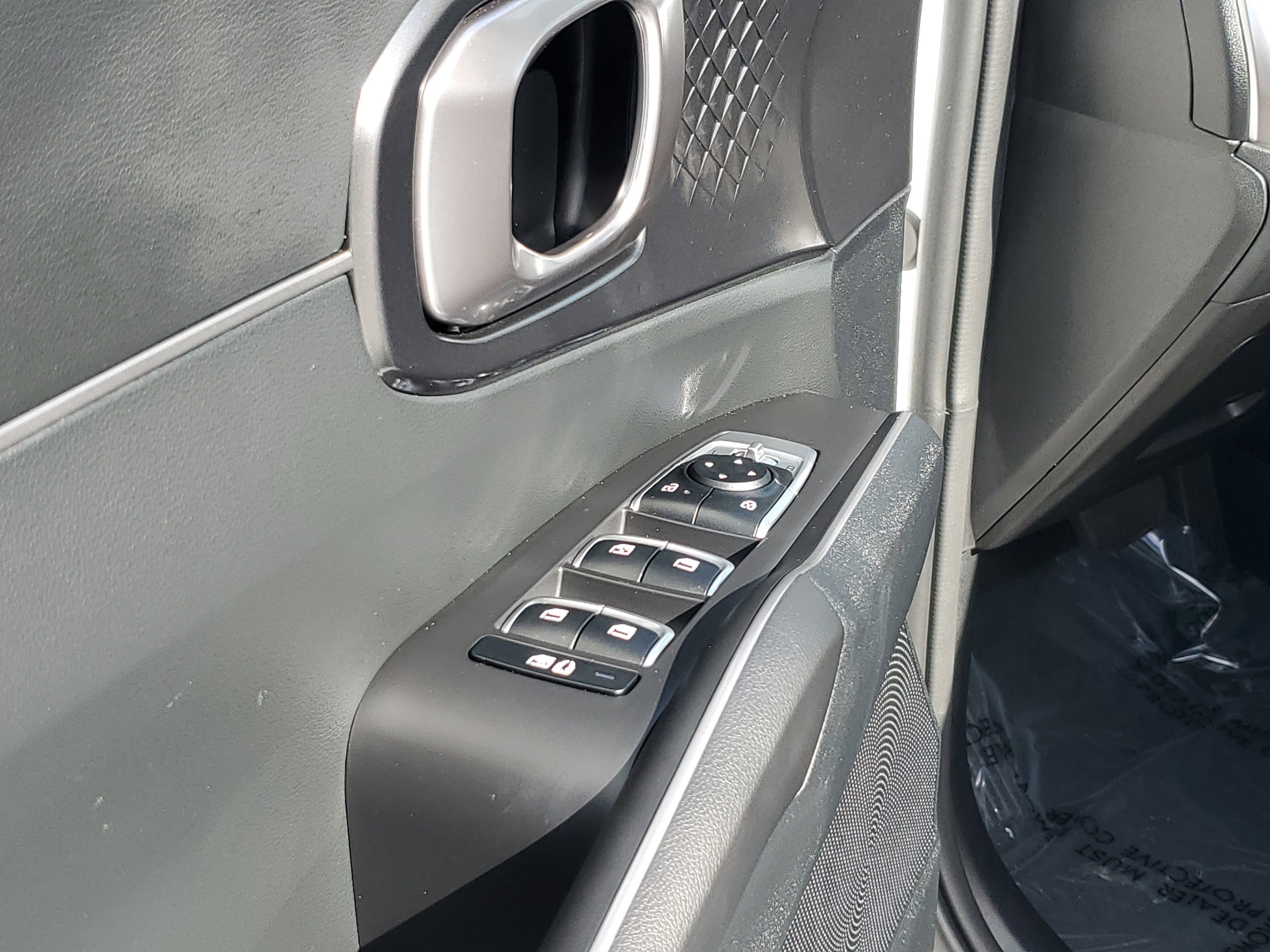 Used 2025 Kia Sorento EX image 19