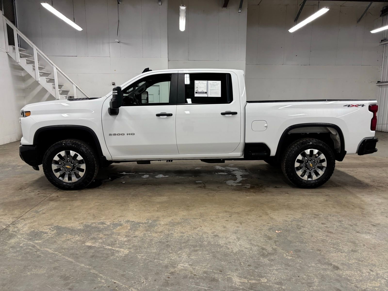 Used 2024 Chevrolet Silverado 2500 Custom AWD/4WD image 4