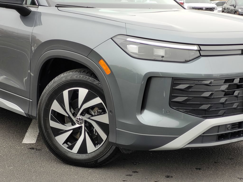 New 2026 Volkswagen Tiguan S FWD image 3