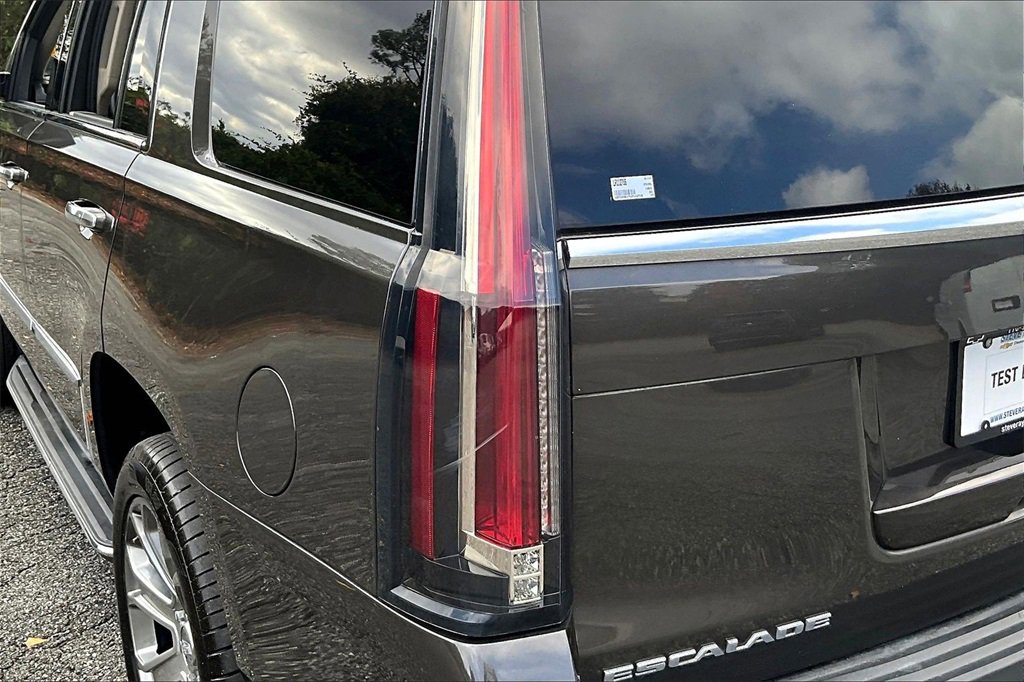 Used 2020 Cadillac Escalade Luxury image 21