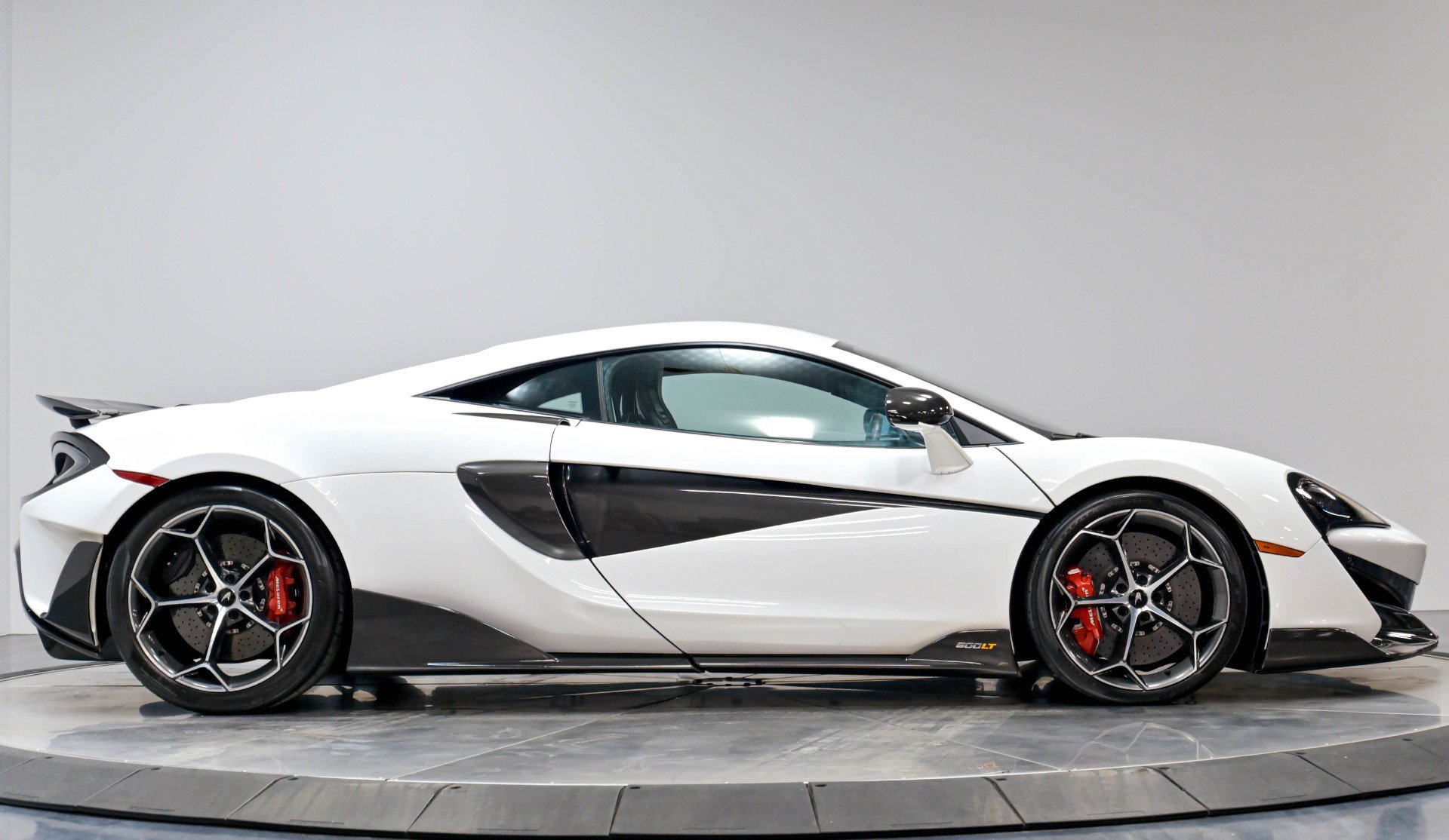 Used 2019 McLaren 600LT RWD image 17