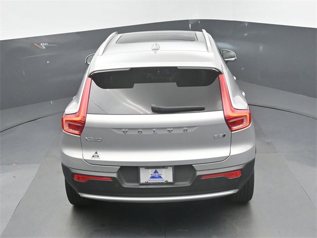 Used 2023 Volvo XC40 B5 Plus image 45