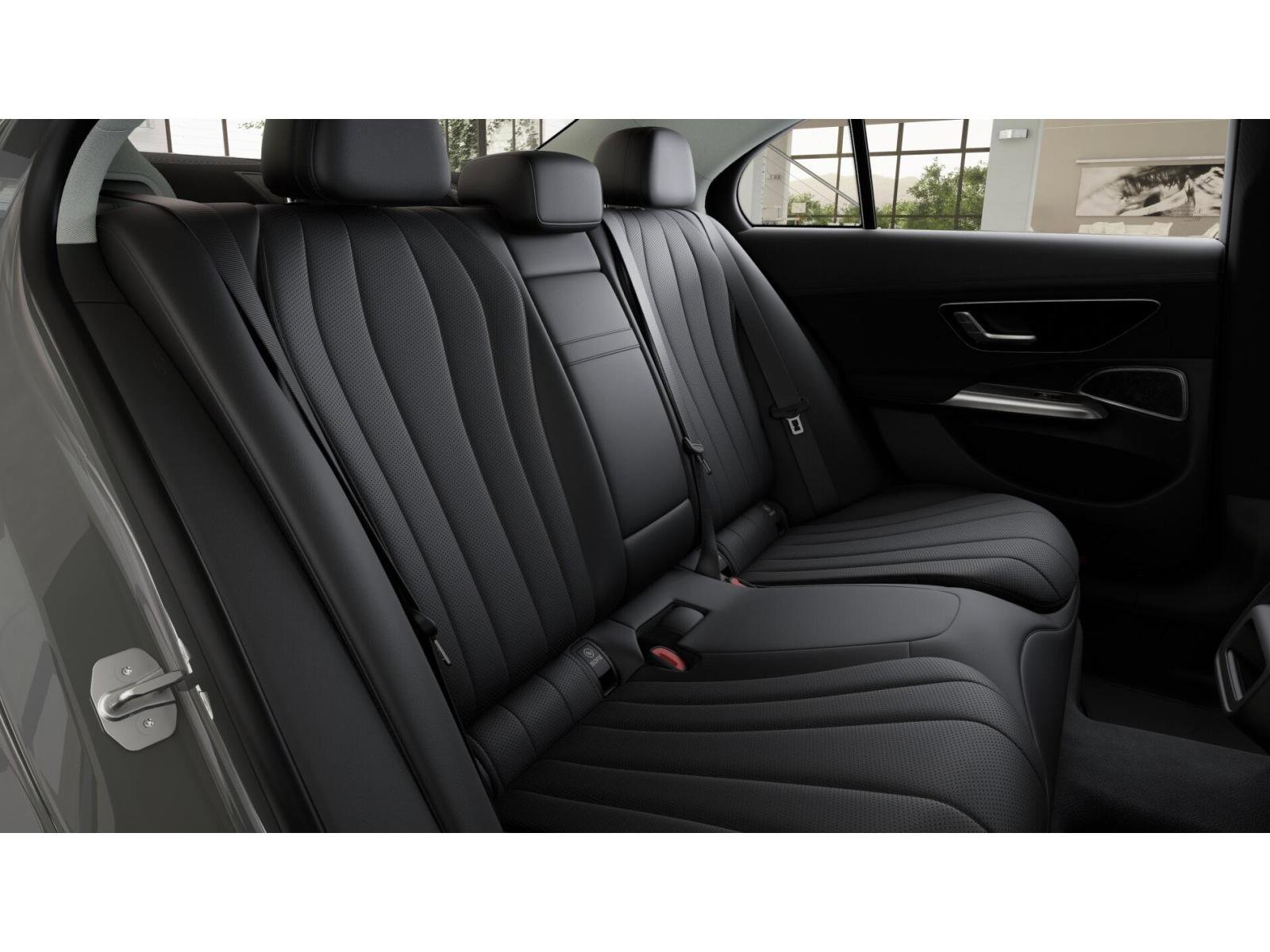 Used 2025 Mercedes-Benz E 350 4MATIC Sedan image 12