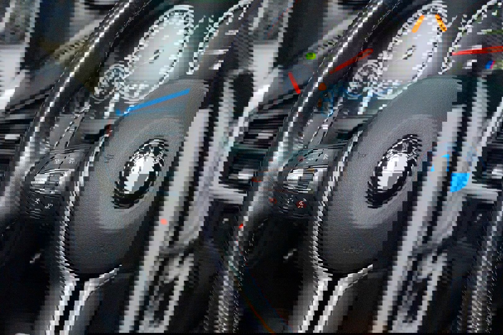 Used 2015 BMW X5 M image 36