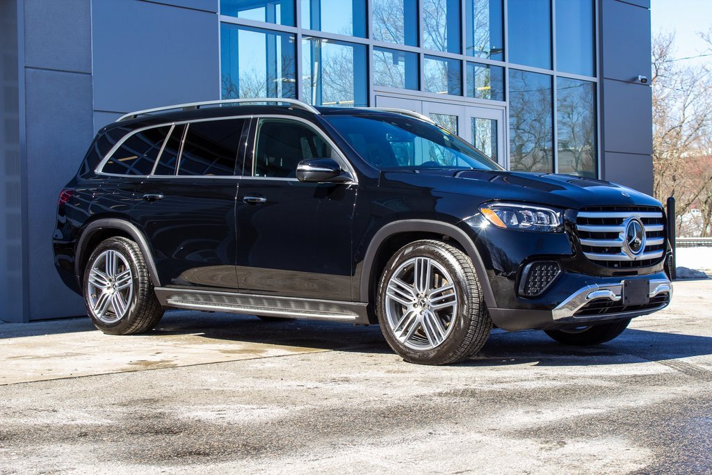 Used 2024 Mercedes-Benz GLS 450 4MATIC image 3