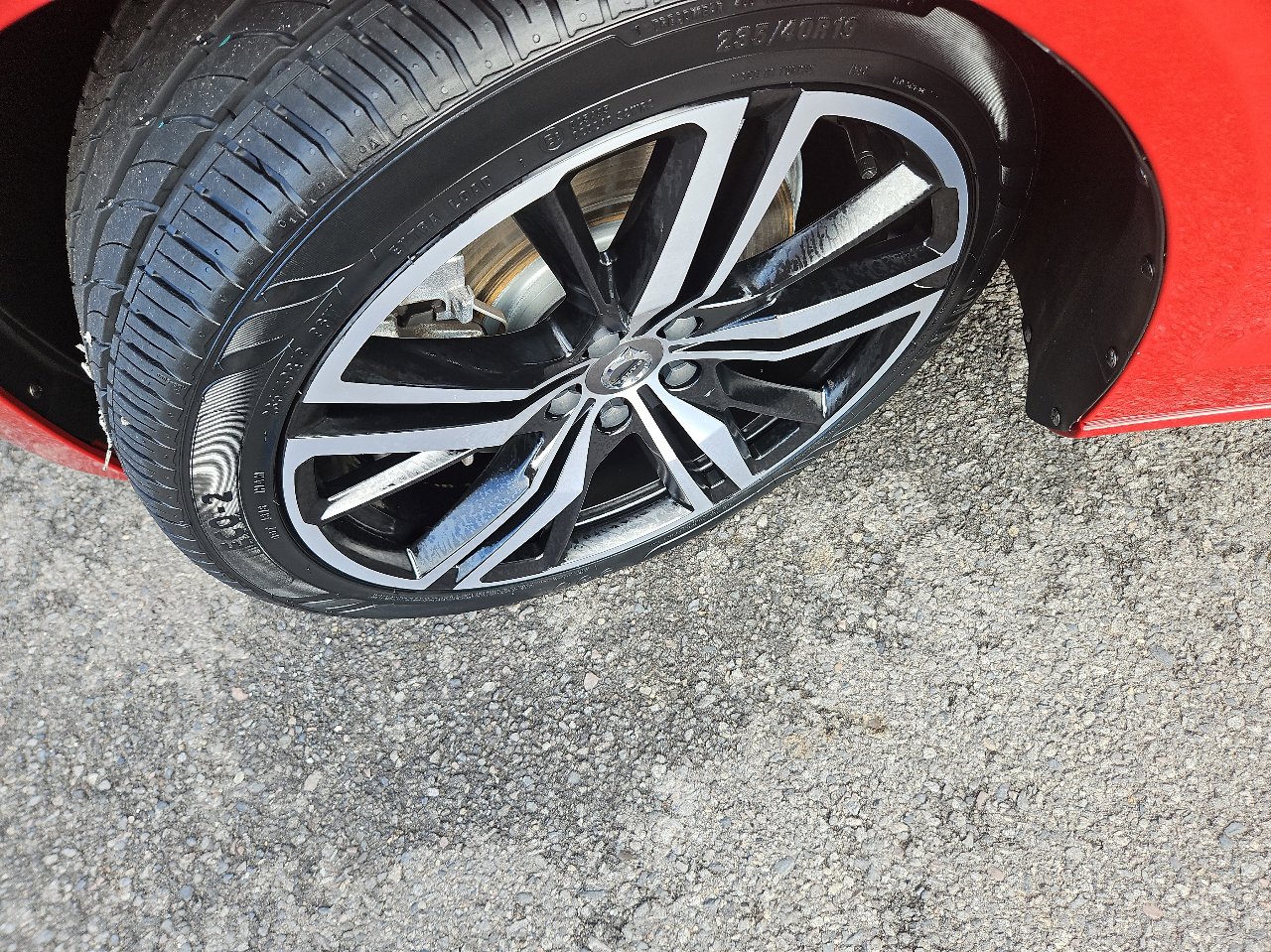 Used 2021 Volvo S60 T6 R-Design image 10