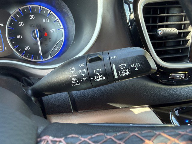 Used 2017 Chrysler Pacifica Touring-L FWD image 25