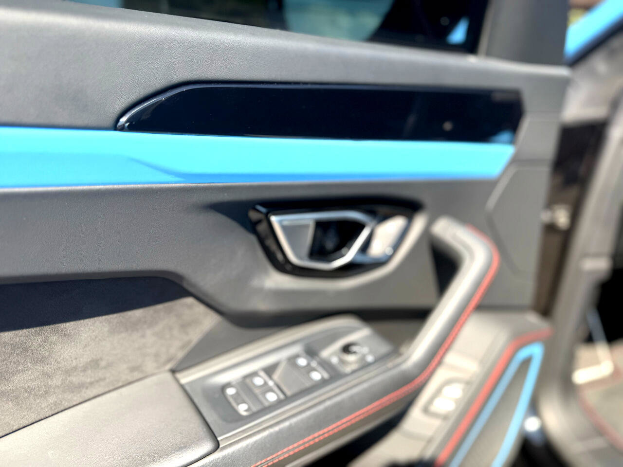 Used 2022 Lamborghini Urus image 12