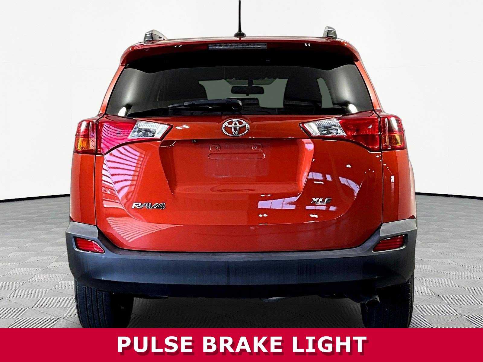 Used 2015 Toyota RAV4 XLE FWD image 5