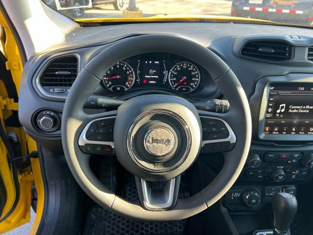 Used 2023 Jeep Renegade Latitude AWD/4WD image 15