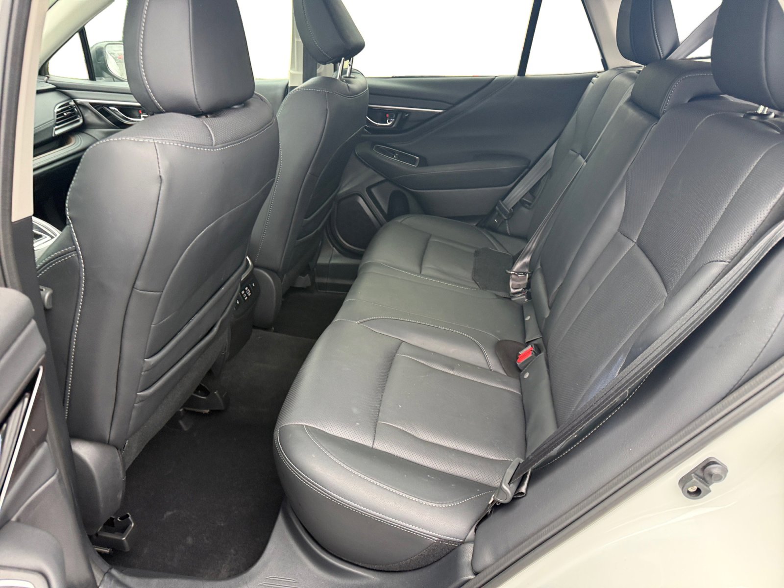 Used 2023 Subaru Outback Limited XT image 16