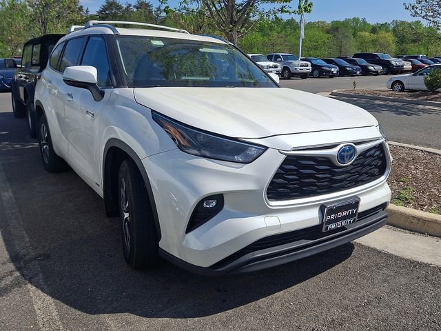 Used 2021 Toyota Highlander XLE image 5