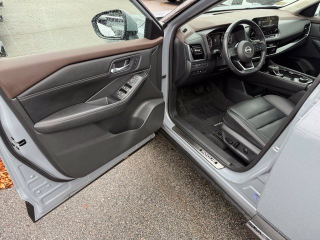 Certified 2023 Nissan Rogue SL w/ SL Premium Package AWD/4WD image 16