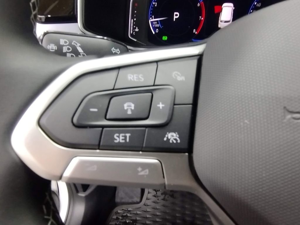 New 2025 Volkswagen Taos SEL image 24