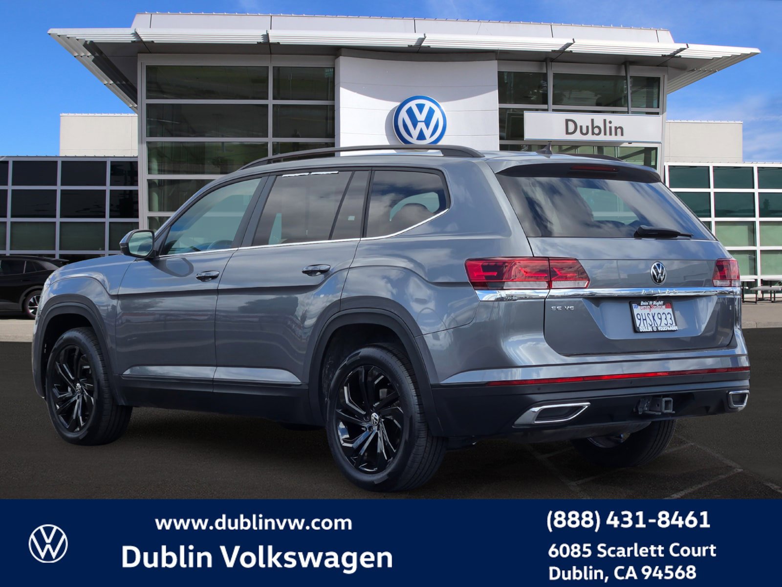 Used 2023 Volkswagen Atlas SE w/ Panoramic Sunroof Package FWD image 6