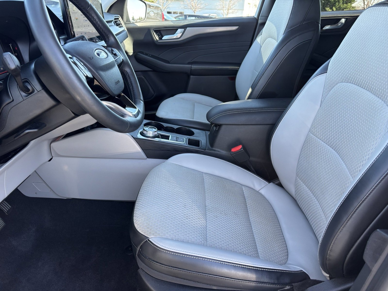 Used 2023 Ford Escape SE image 16