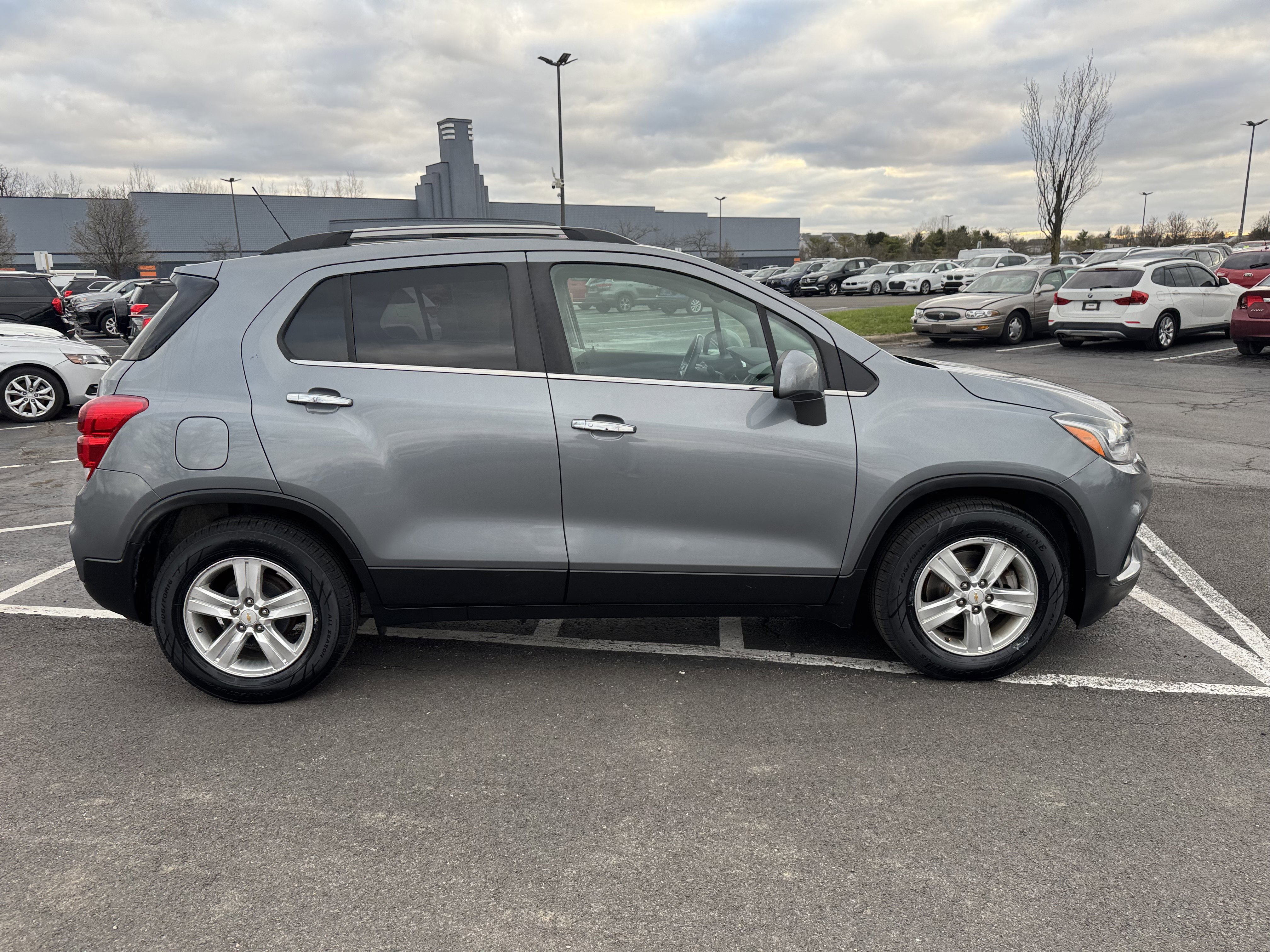 Used 2019 Chevrolet Trax LT w/ LT Convenience Package image 16