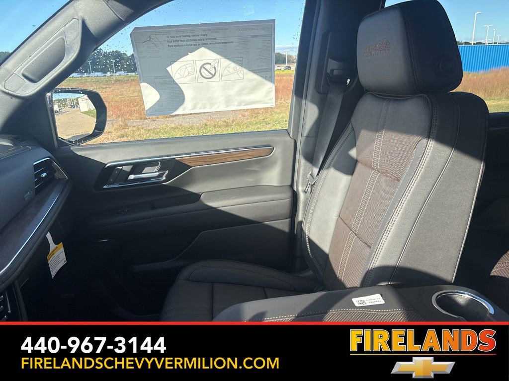 New 2026 Chevrolet Suburban High Country w/ Sun And Tow Package image 17