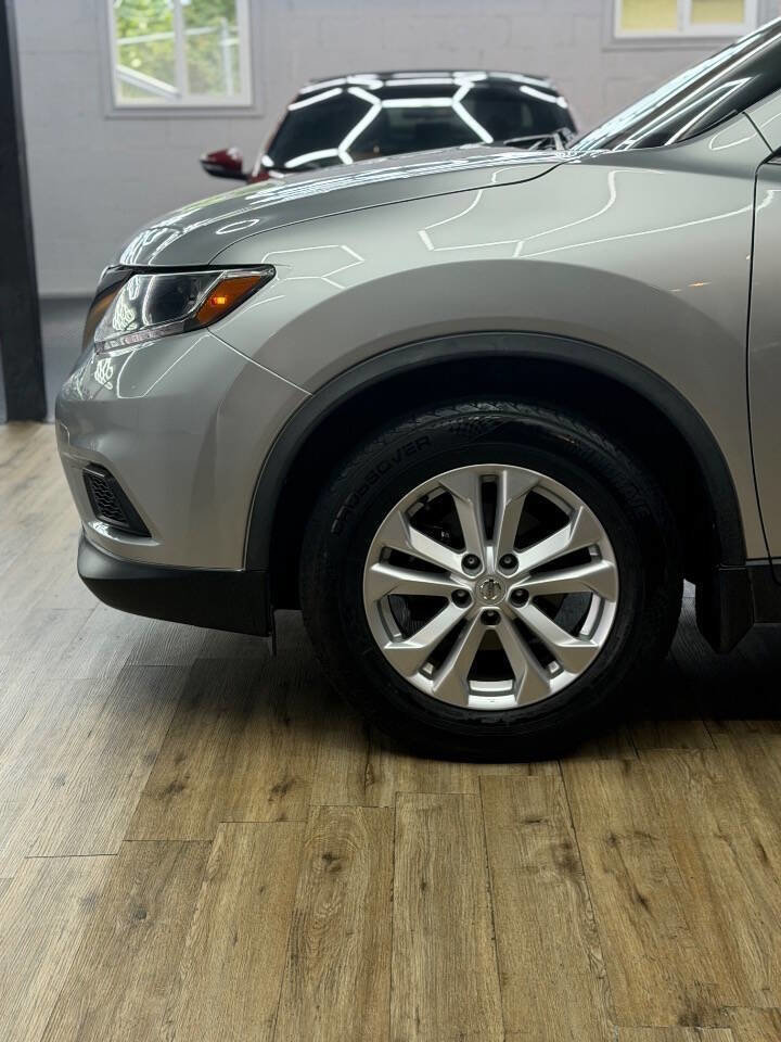 Used 2016 Nissan Rogue SV w/ SV Premium Package FWD image 3