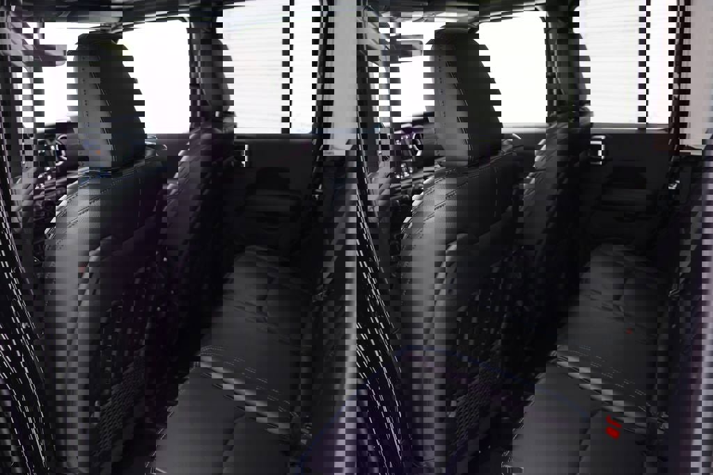 Used 2023 Jeep Wrangler Unlimited Rubicon 4xe w/ Cold Weather Group AWD/4WD image 12