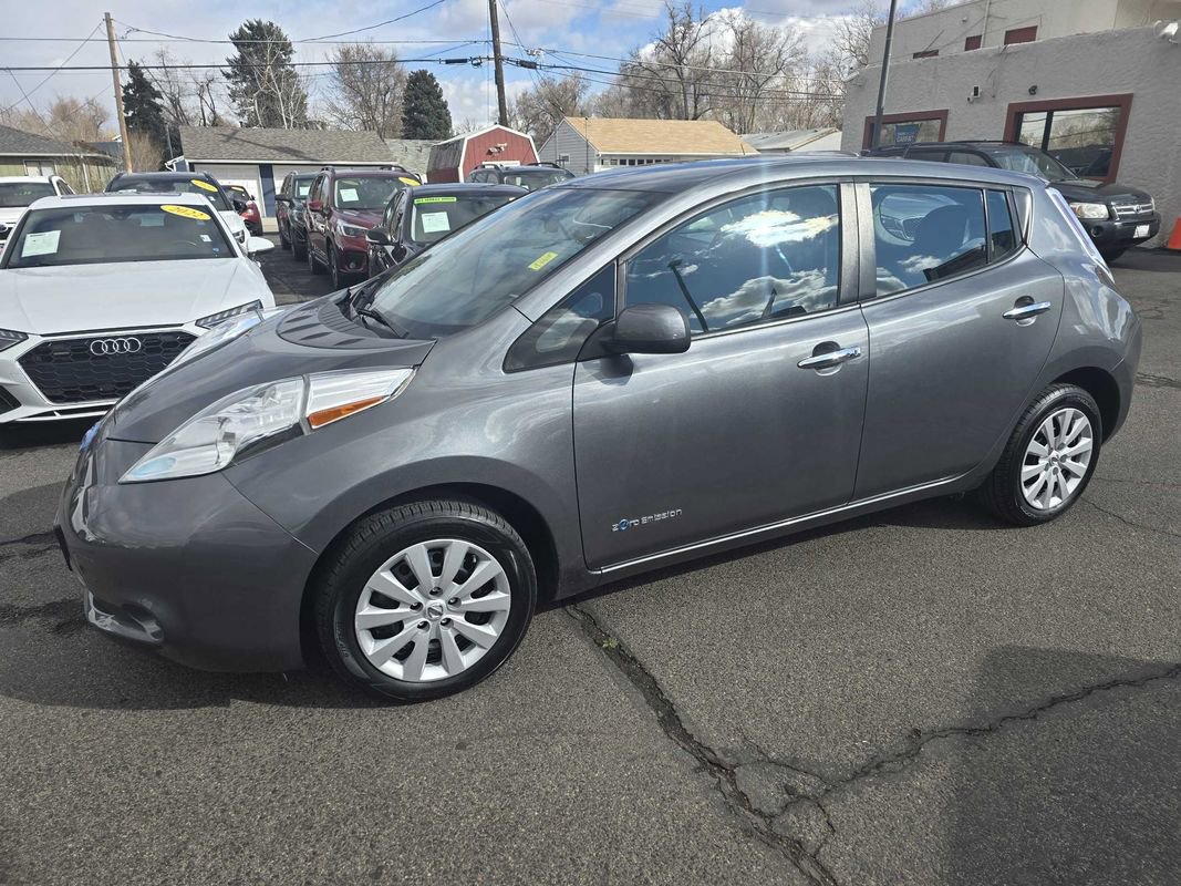 Used 2017 Nissan Leaf S image 10