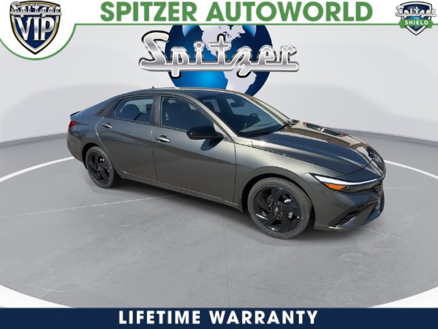 New 2026 Hyundai Elantra Sport FWD image 17